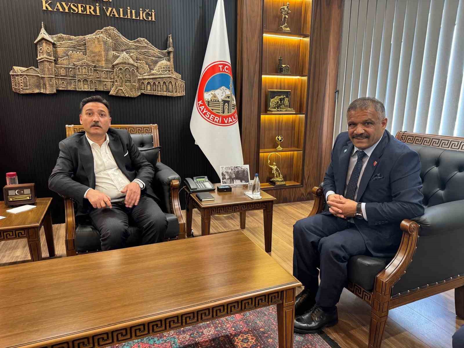 Kayseri AK-İB’i bağrına bastı
