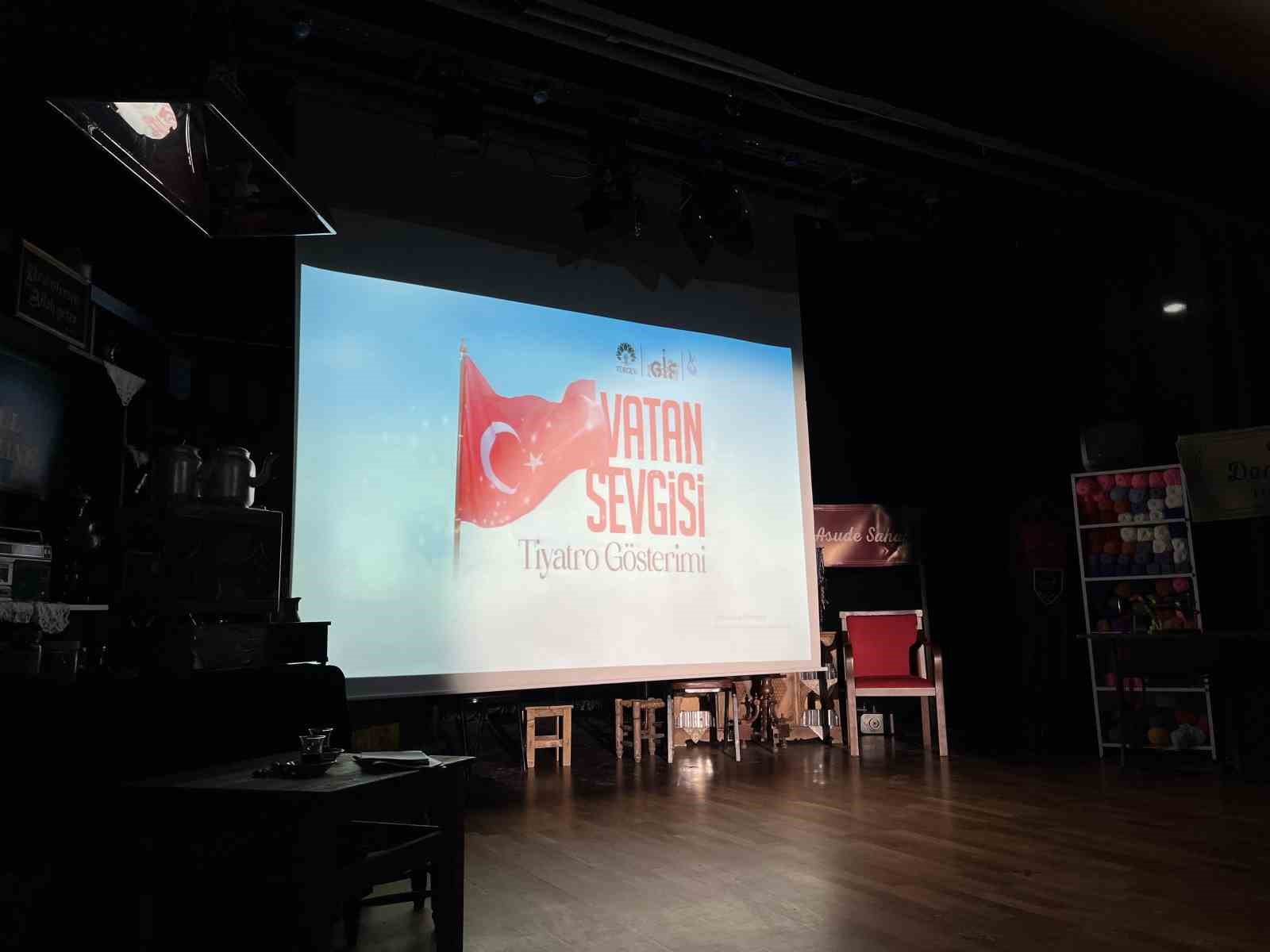 İstanbul’da TÜRGEV’in "Vatan Sevgisi" tiyatro oyunu izleyiciyle buluştu

