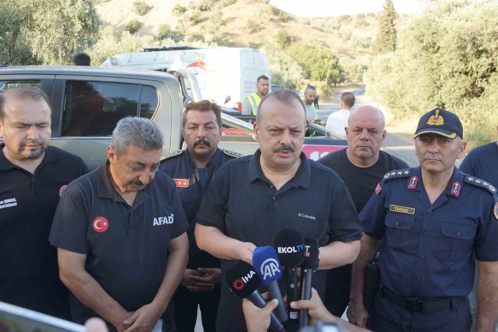 Aydın Valisi Canbolat: "Yangın kontrol altına alındı"
