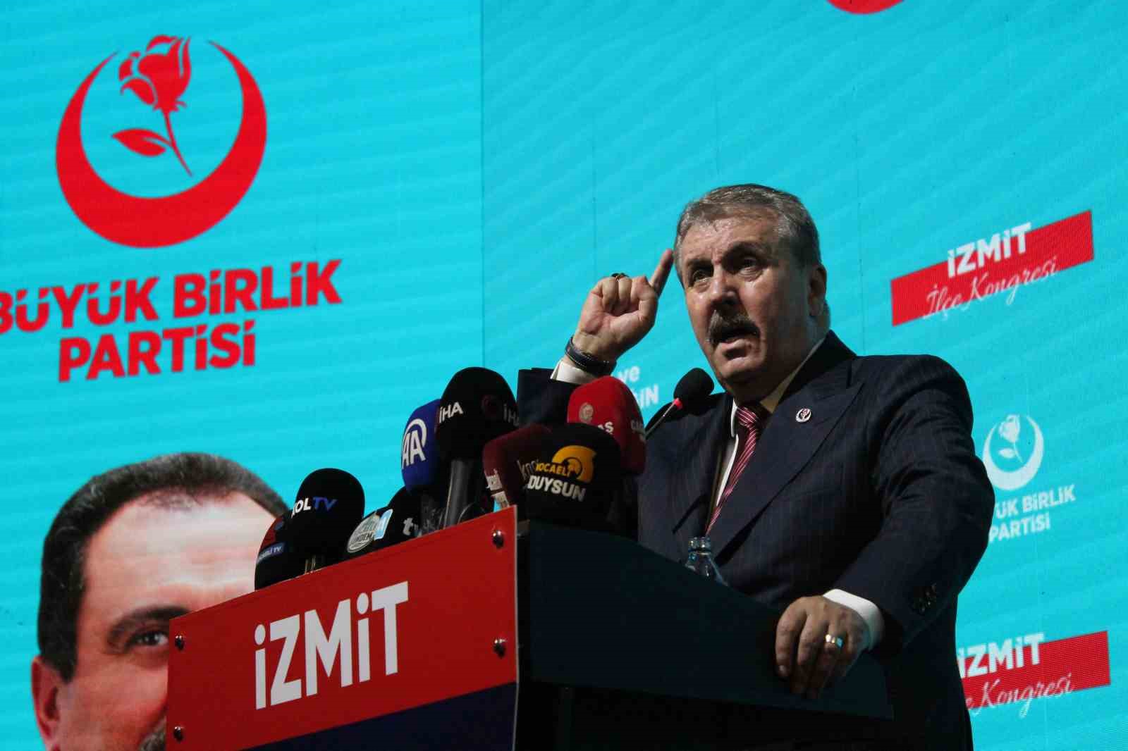 BBP lideri Destici: "İslam İşbirliği Teşkilatı yardımlarla harekete geçmeli, İsrail askeri müdahale ederse karşılık verilmeli"
