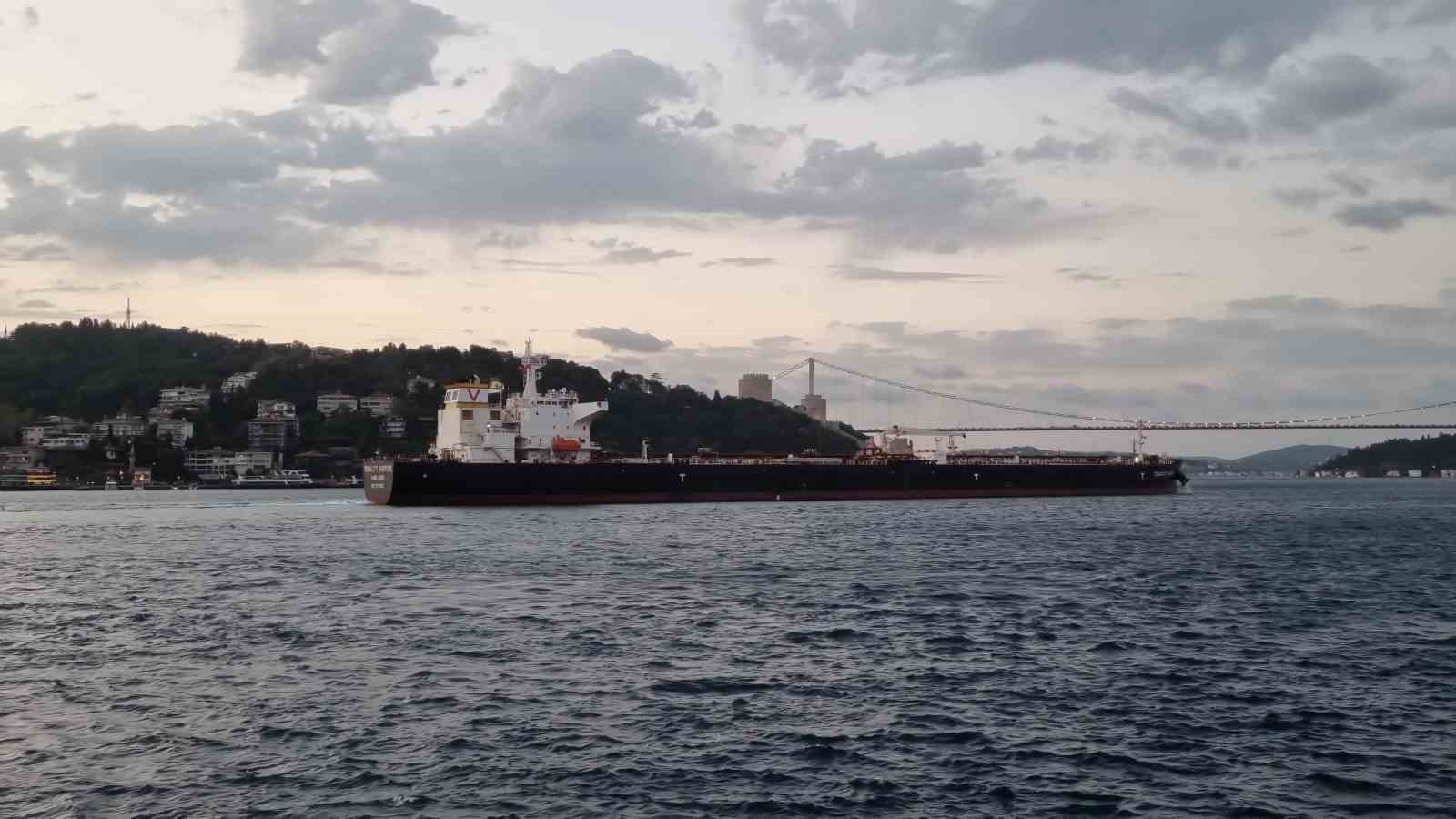 İstanbul Boğazı’nda gemi trafiği normale döndü
