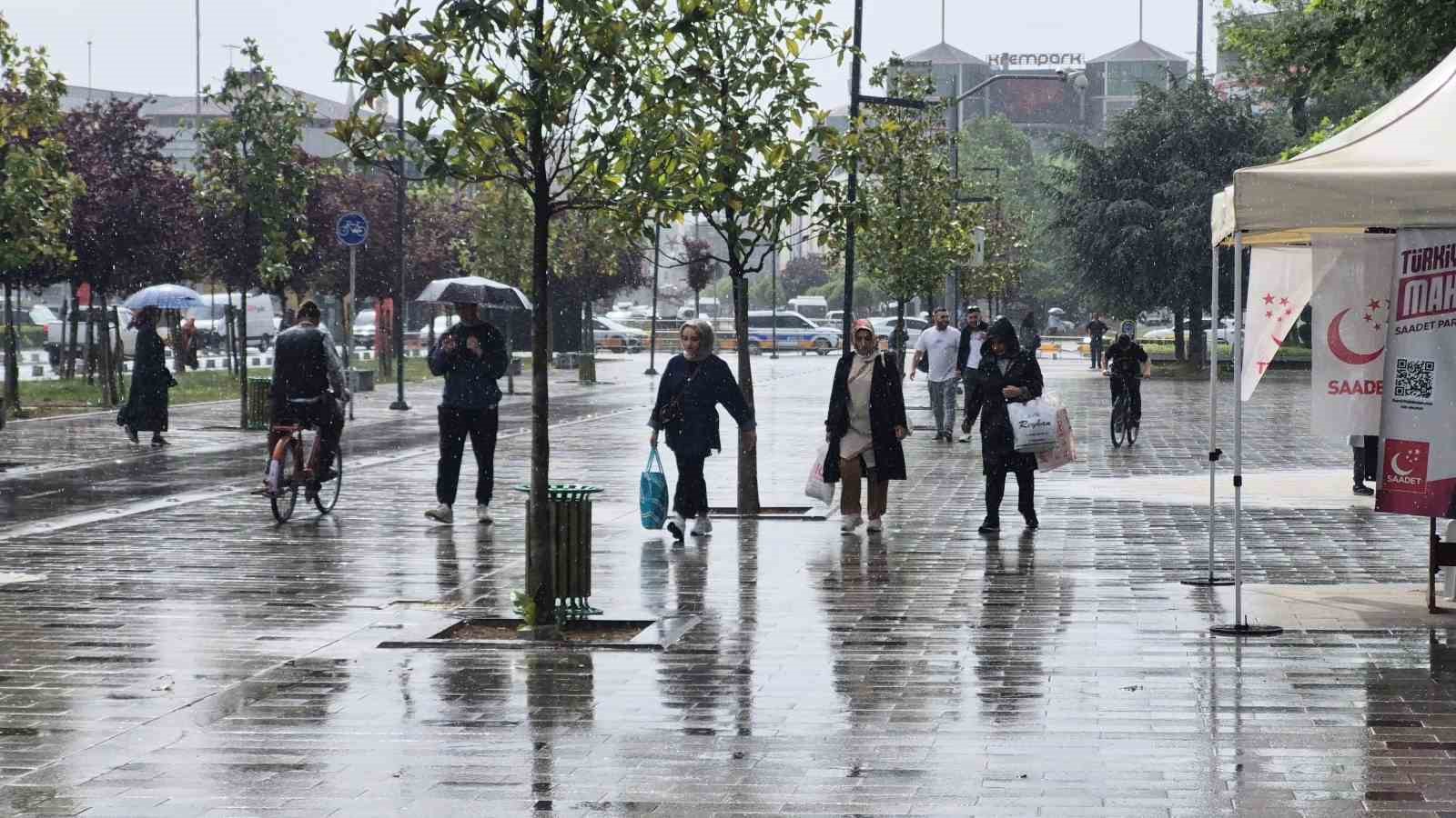 Düzce ve çevresinde sağanak yağış uyarısı

