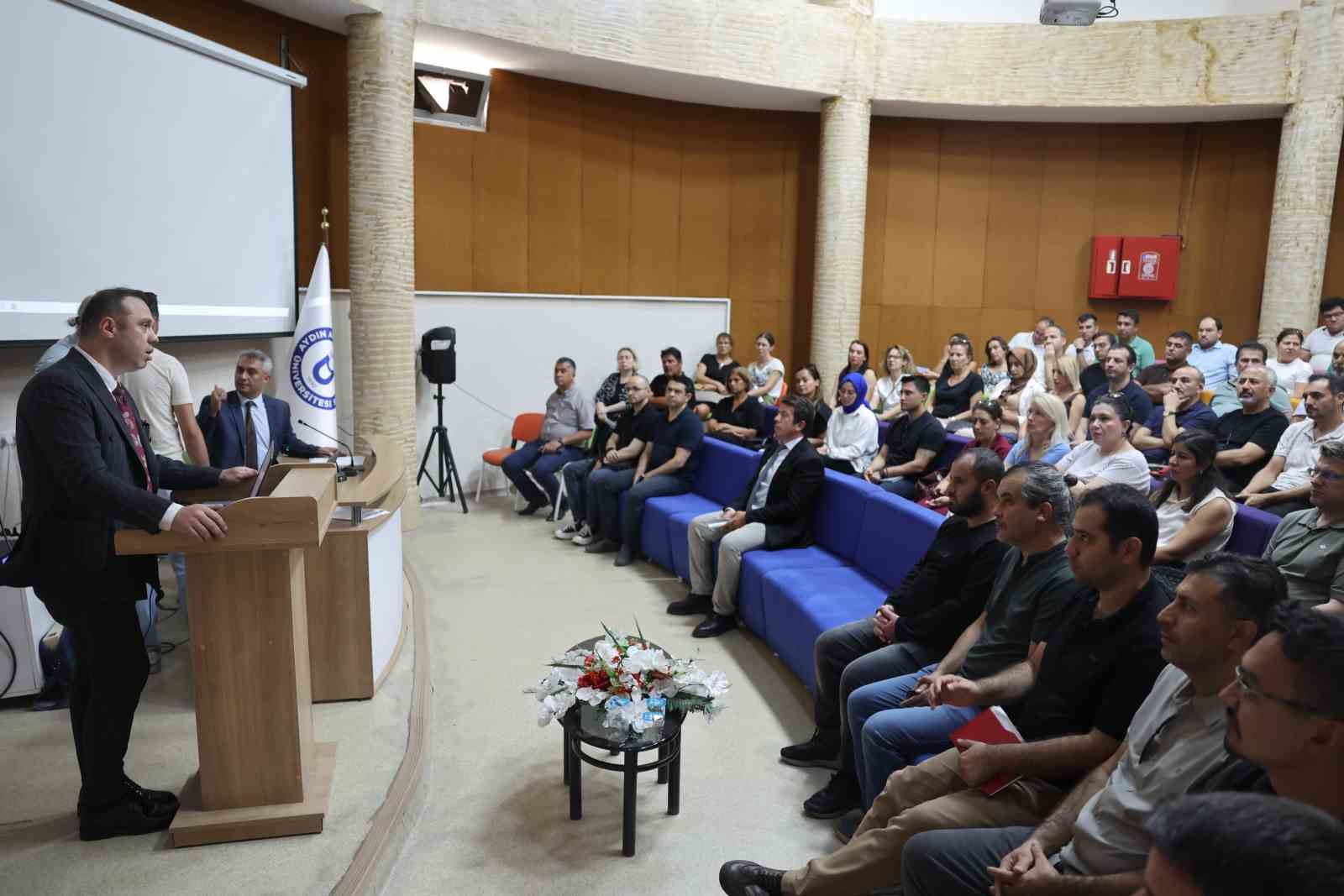 ADÜ’de yabancı öğrenci kayıtları öncesi bilgilendirme toplantısı
