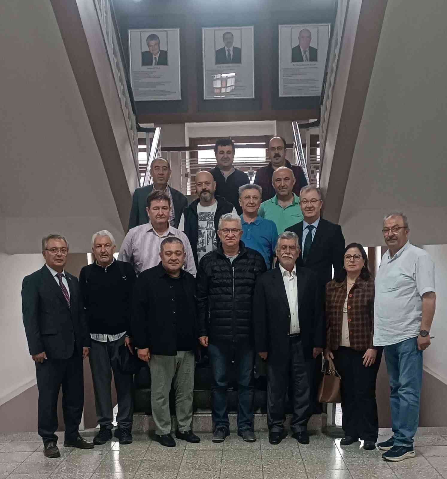 Afyon Lisesi Mezunları Derneği ilk kongresini yaptı
