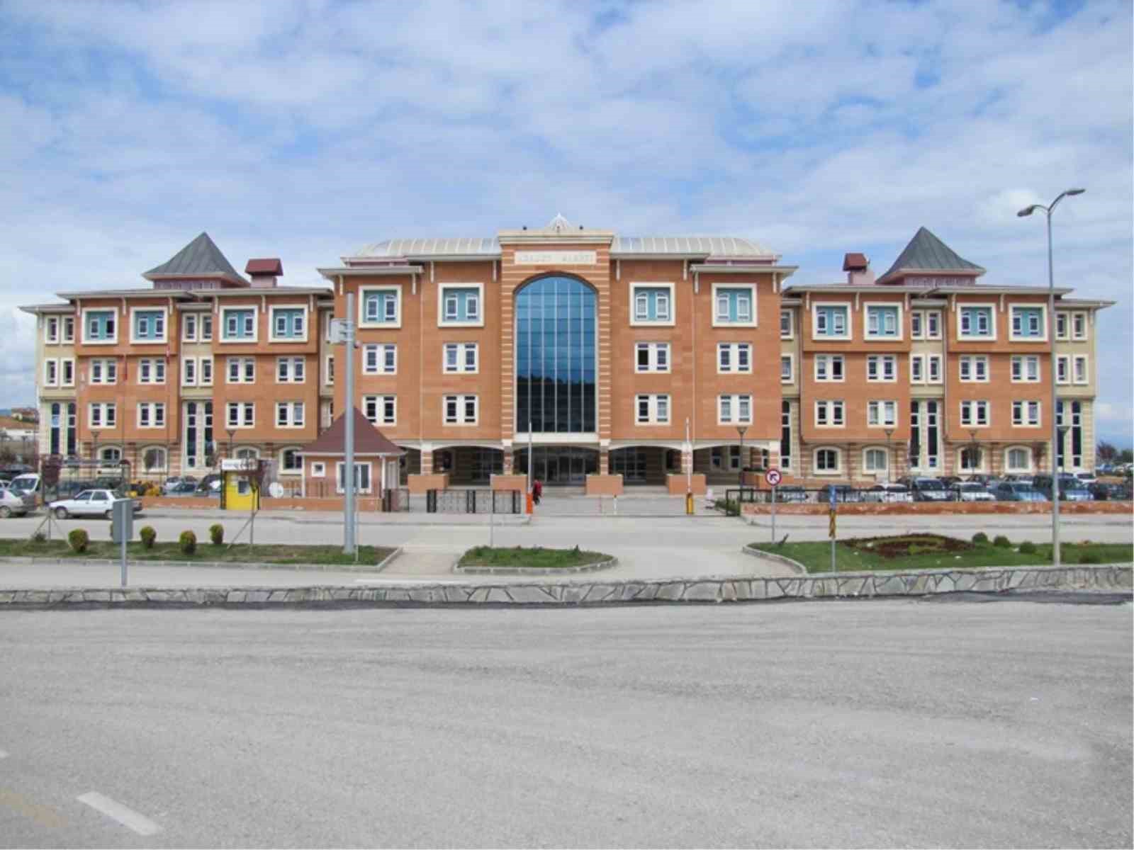 Ailesine kızıp ormanı yakan sanığa 8 yıl hapis cezası

