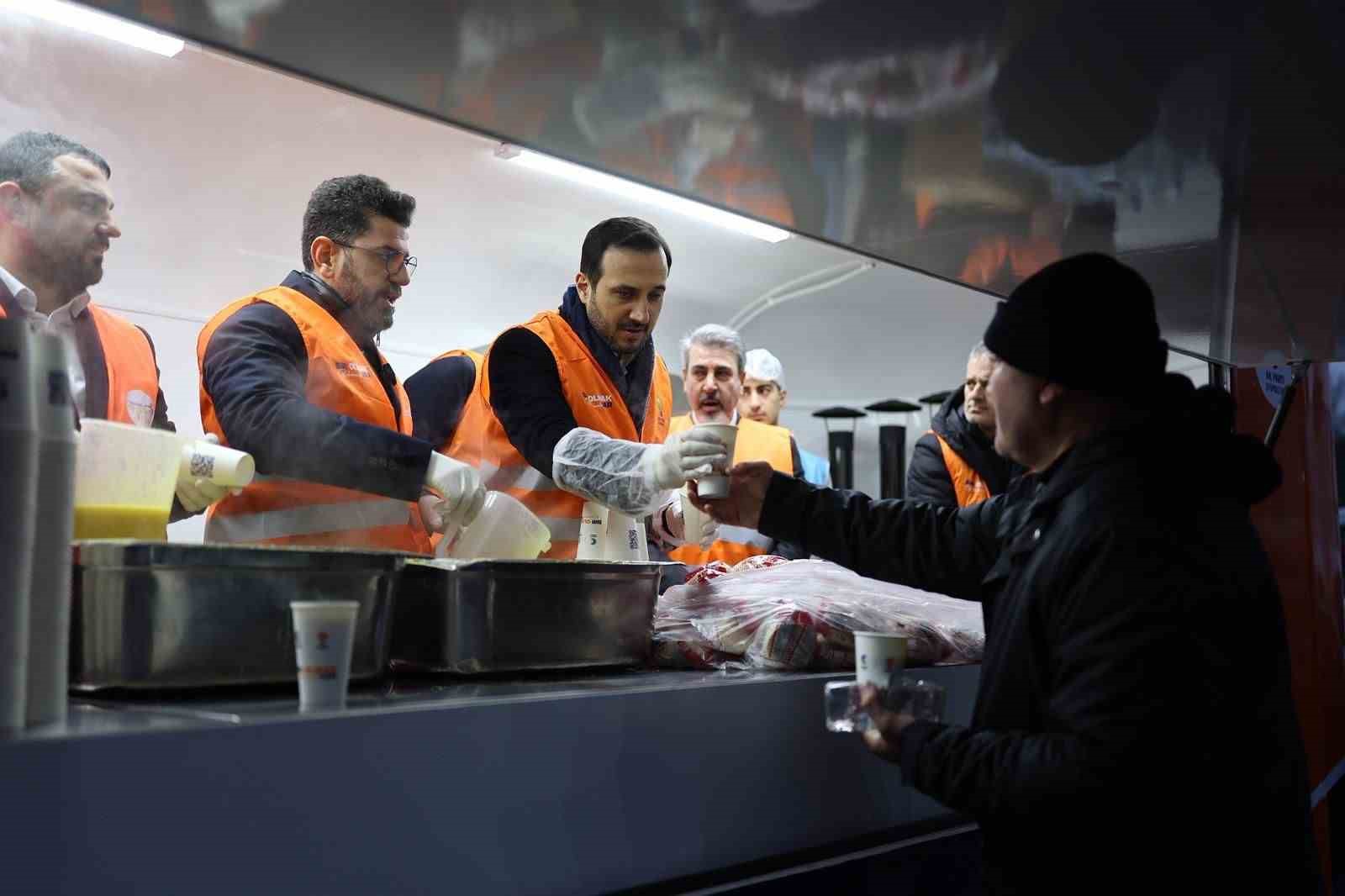 AK Parti İstanbul’dan her gün on binlerce kişiye çorba ikramı
