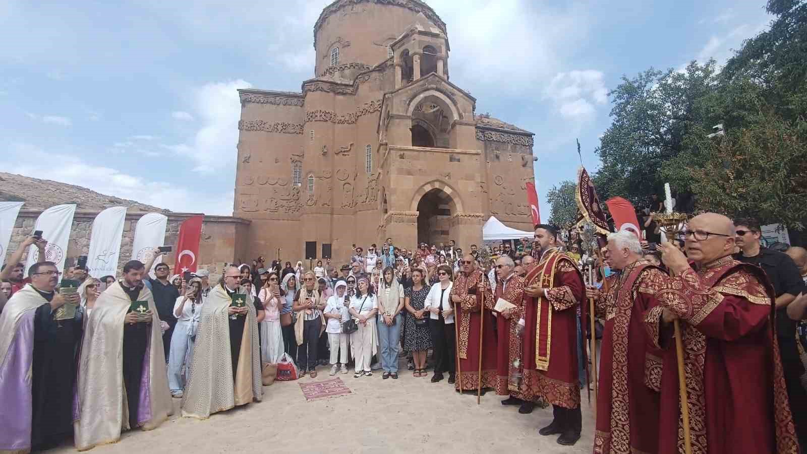 Akdamar Kilisesi’ndeki 14’üncü ayin sona erdi
