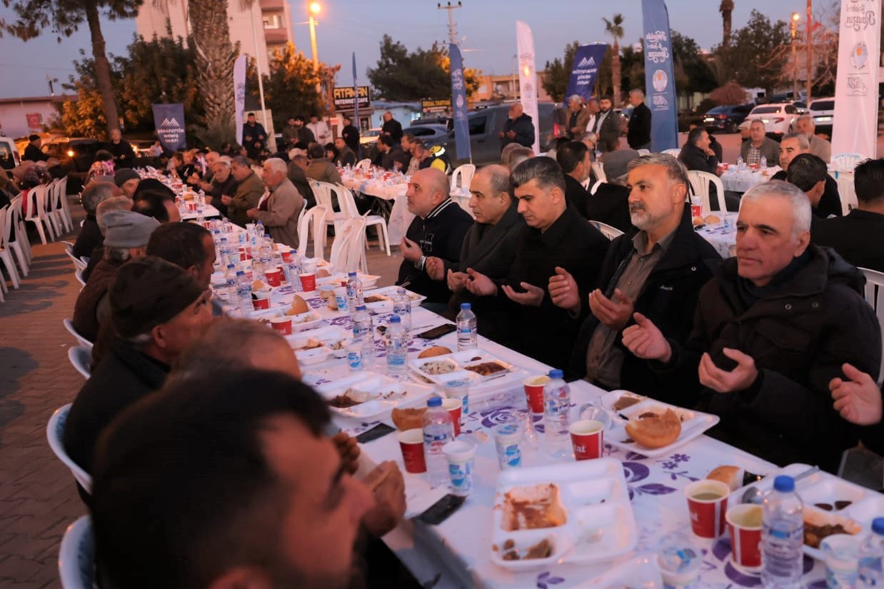 Akdeniz’de Ramazan bereketi iftar sofrasında paylaşıldı
