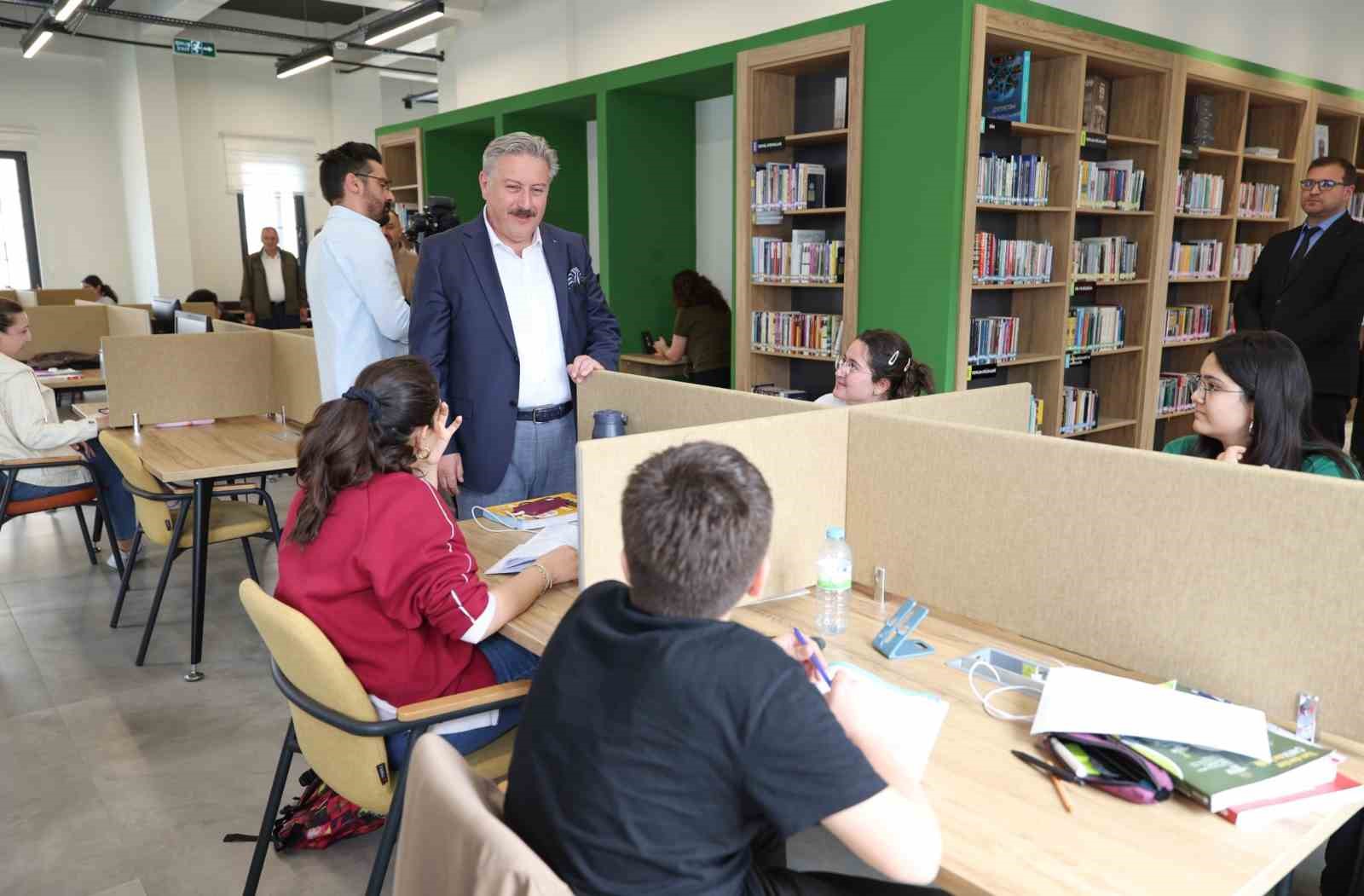 Akıl Küpleri’nden büyük başarı: 345 genç üniversiteli oldu
