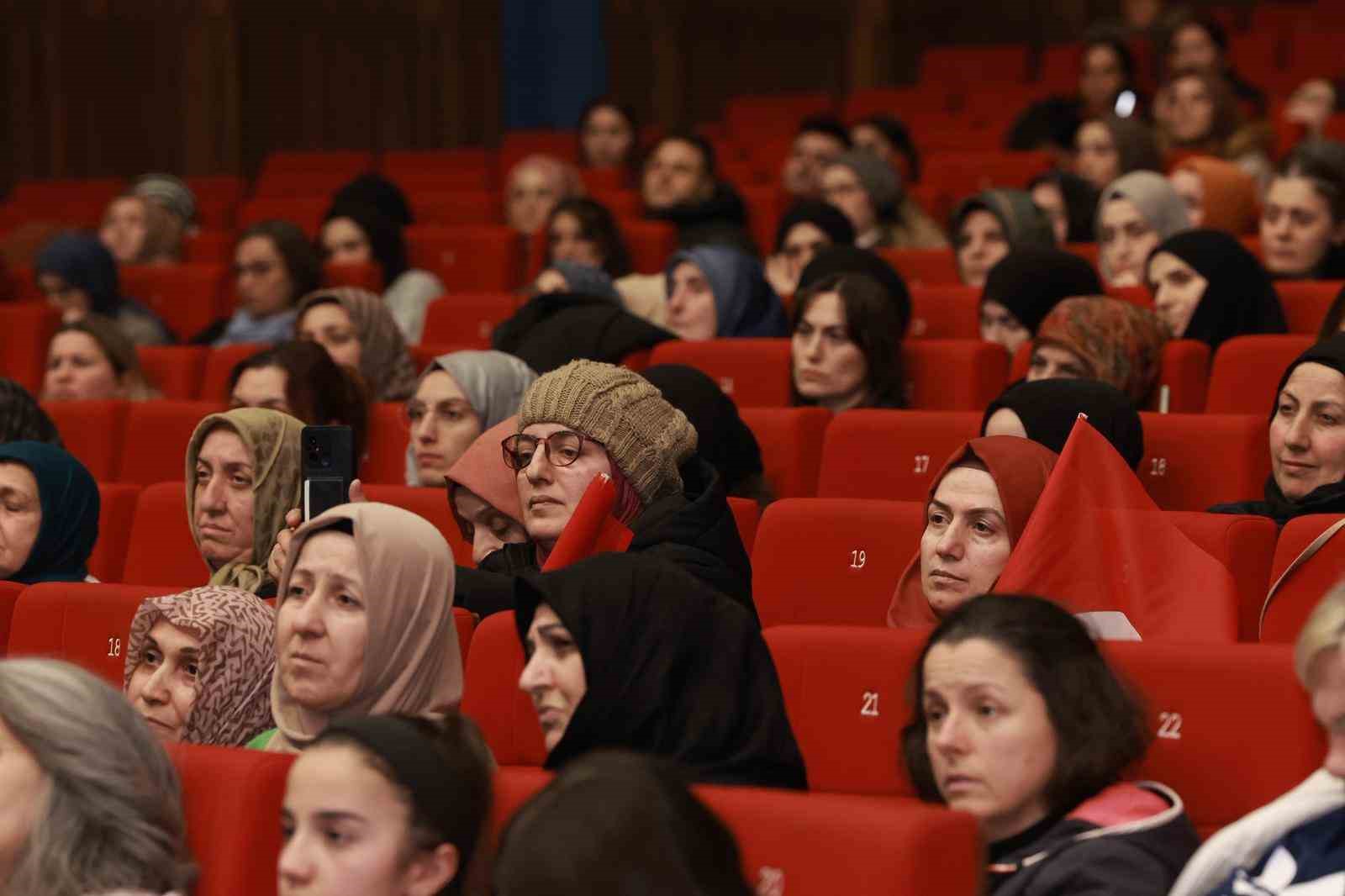 Akran zorbalığında "ev içi" tehlikeye dikkat çekildi
