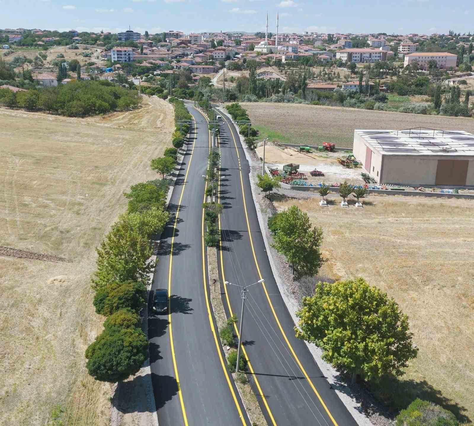 Aksaray’da köy yolları asfaltlanıyor

