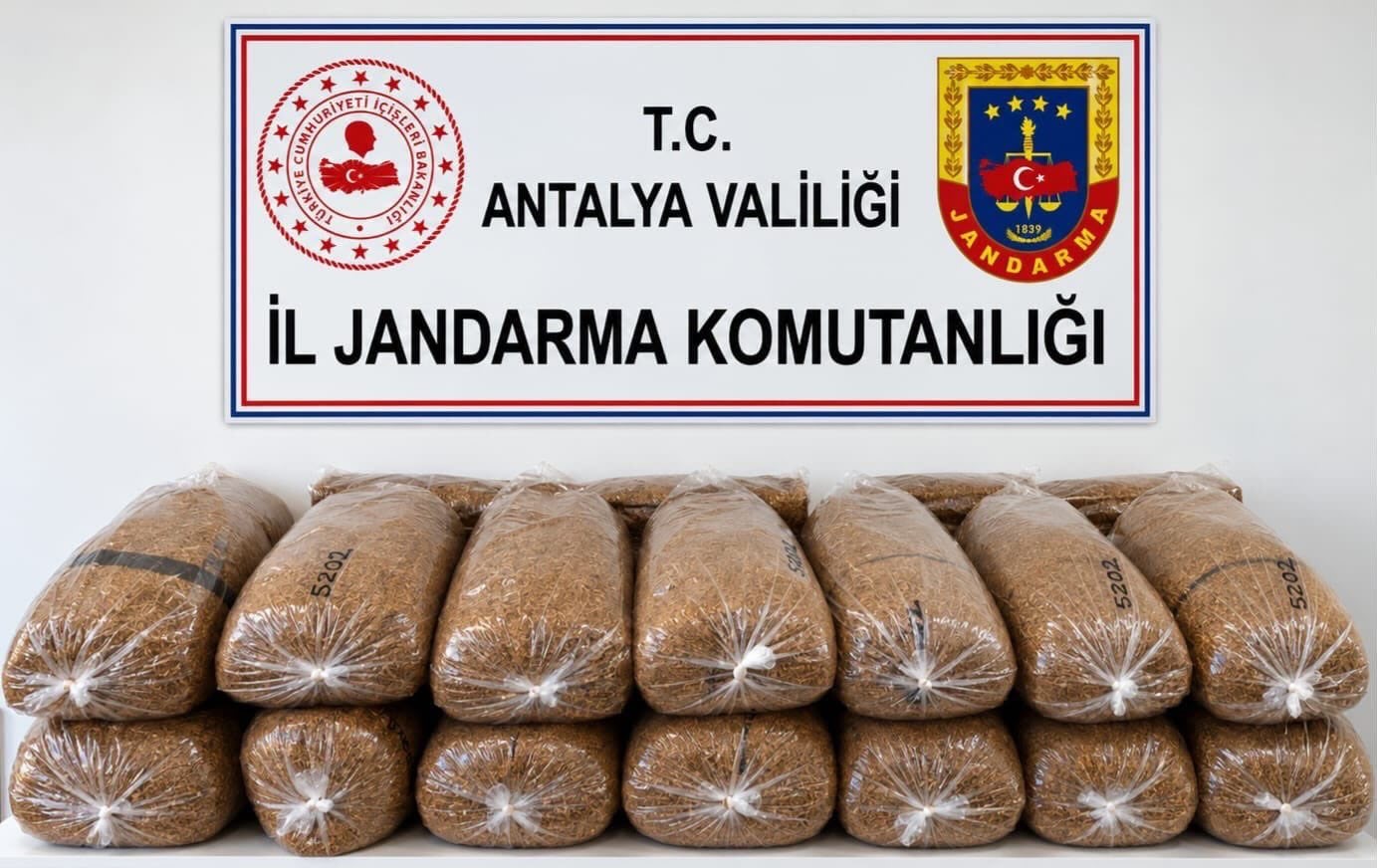 Alanya’da 144 kilo kaçak tütün ele geçirildi
