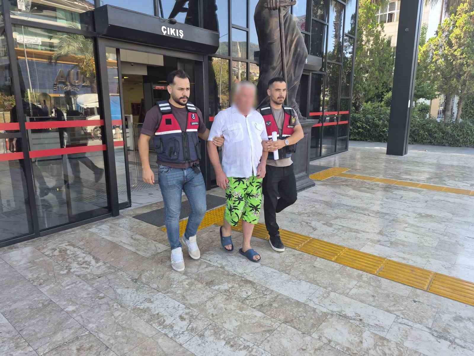 Alanya’da kadın personele taciz iddiasıyla Rus turist tutuklandı
