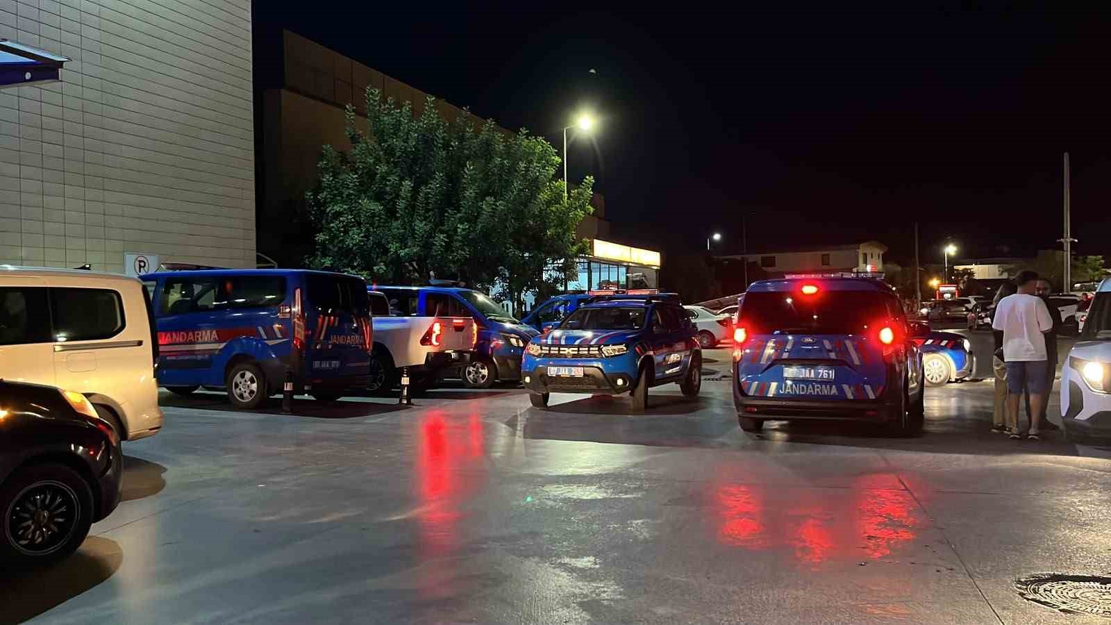 Alanyaspor-Göztepe maçında zehirlenme şüphesiyle hastaneye başvuran 56 kişinin sağlık durumu iyi
