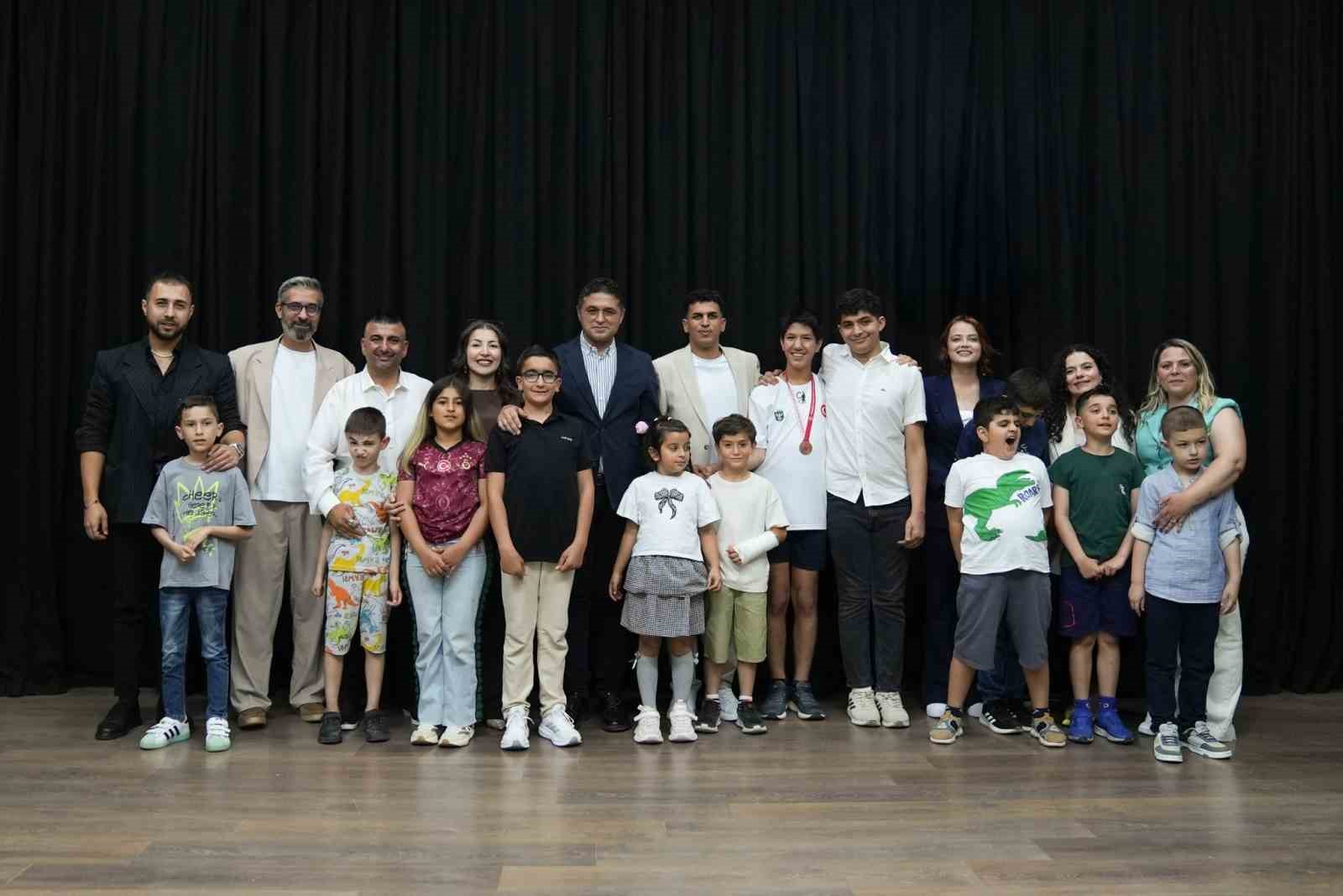 Aliağa’da ’Otizmli Çocuklar Gelişim ve Dayanışma Derneği’ açıldı

