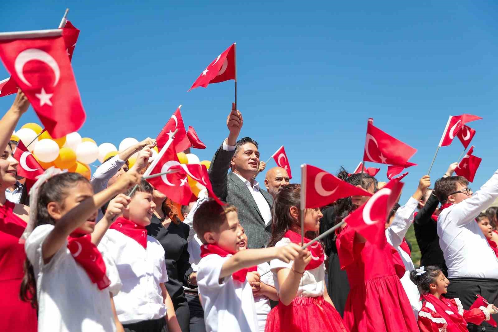 Aliağa’nın özel çocuklarından rengarenk 2. Bahar Şenliği
