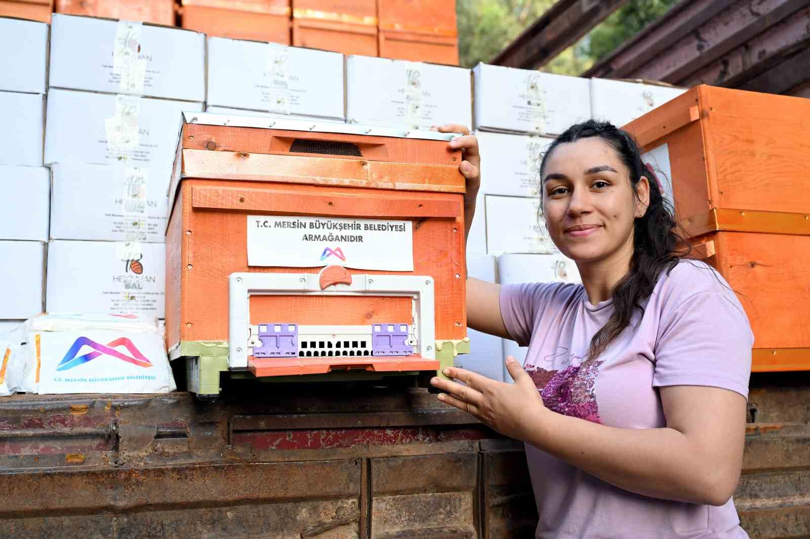 Altın Kovan Projesi kırsalda üretimi büyütüyor
