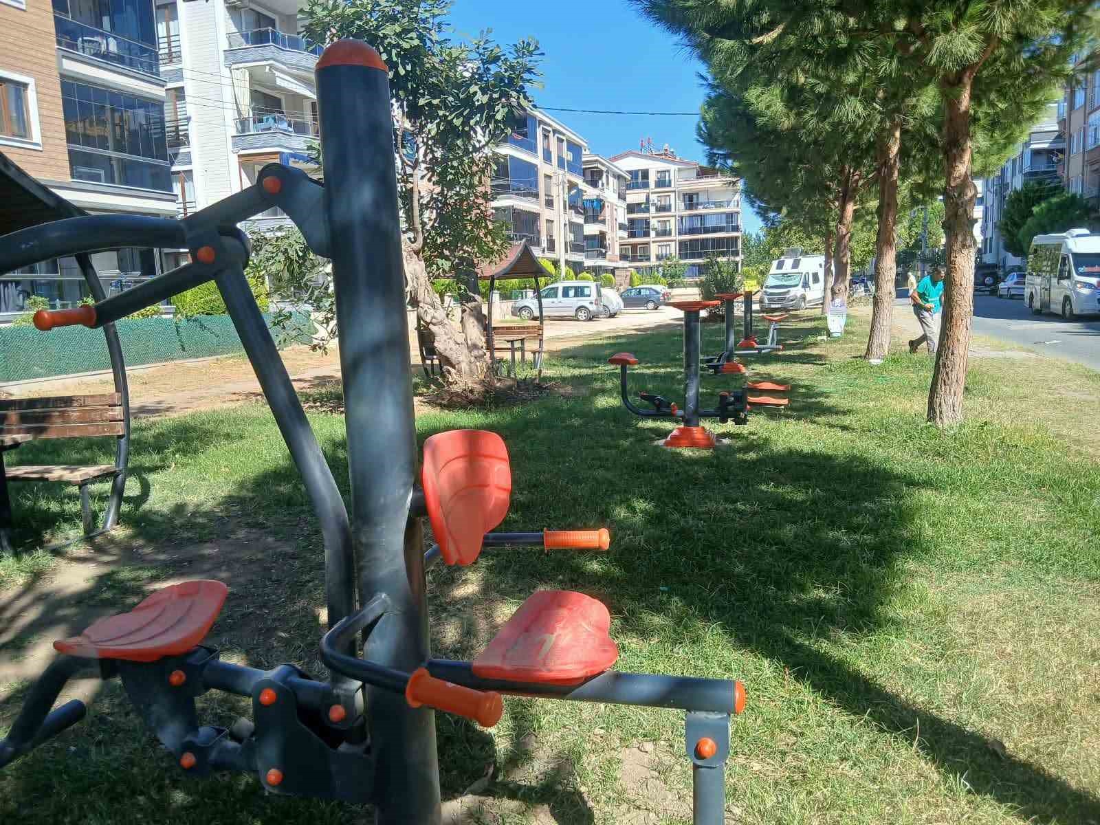 Altınkum ve Kadıköy’de park ve spor alanları için çalışma başladı
