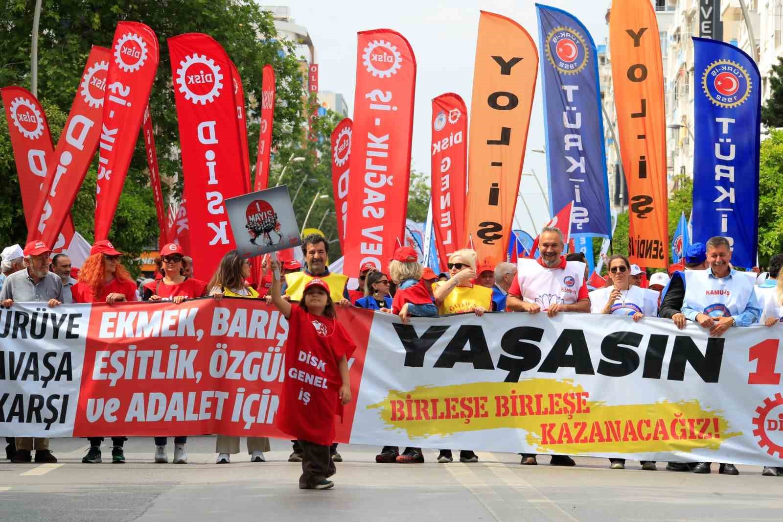 Antalya’da 1 Mayıs coşkusu
