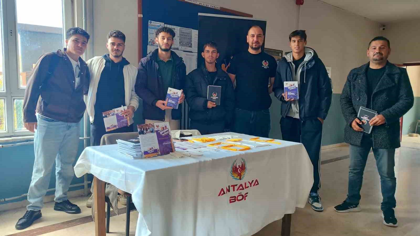 Antalya’da "Gençlerle Beraberiz" projesiyle 14 bin 638 öğrenciye ulaşıldı
