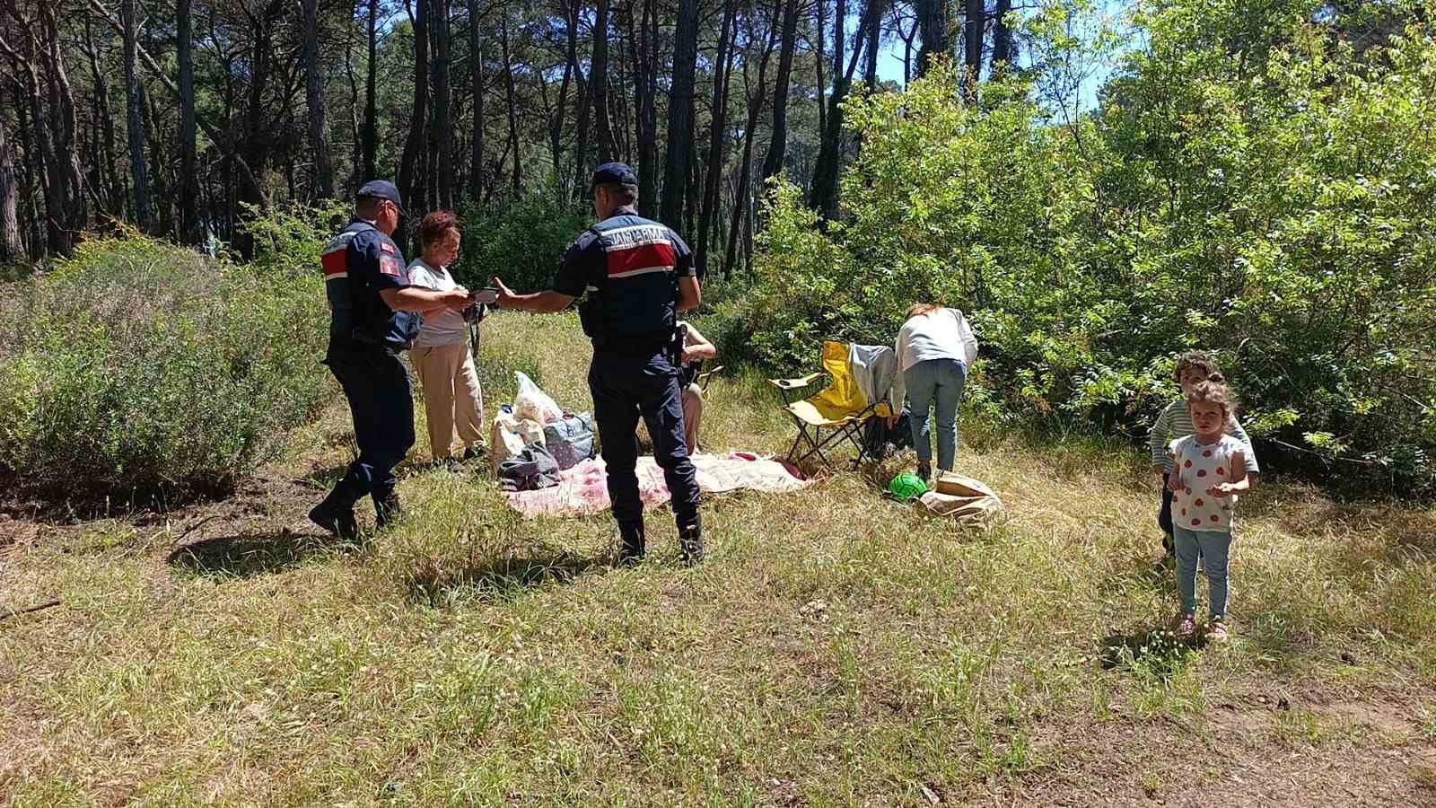 Antalya’da ormanlara girişler yasaklandı, jandarma vatandaşları tek tek uyardı
