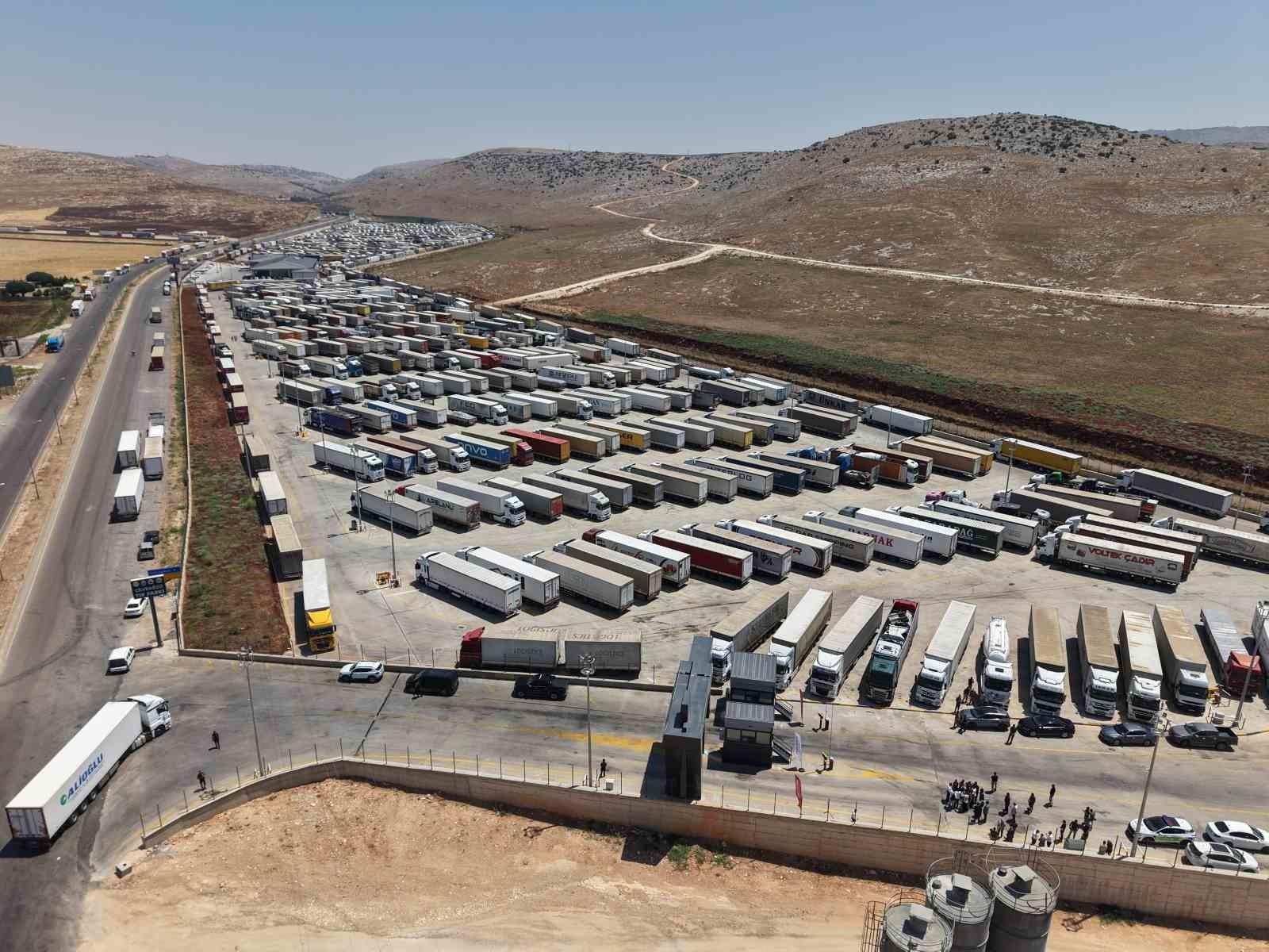 Arap Yarımadası ile ticarette kavşak nokta olan Cilvegözü’nden günde bin 500 tır giriş-çıkış yapıyor
