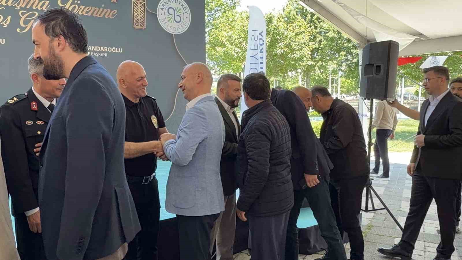 Arnavutköy’de protokol ve vatandaşlar geleneksel bayramlaşma programında buluştu
