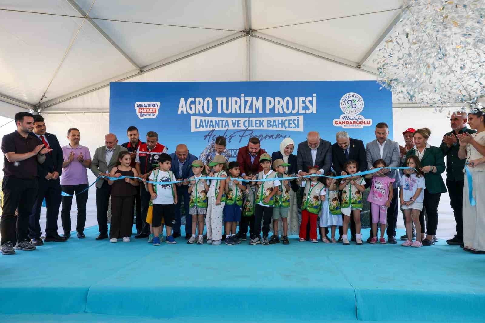 Arnavutköy’de  tarım turizmi projesi: Çilek ve lavanta bahçesi açılış töreni gerçekleştirildi
