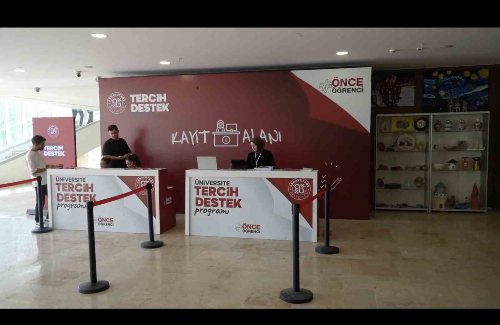 Arnavutköy’de üniversite adaylarına tercih desteği
