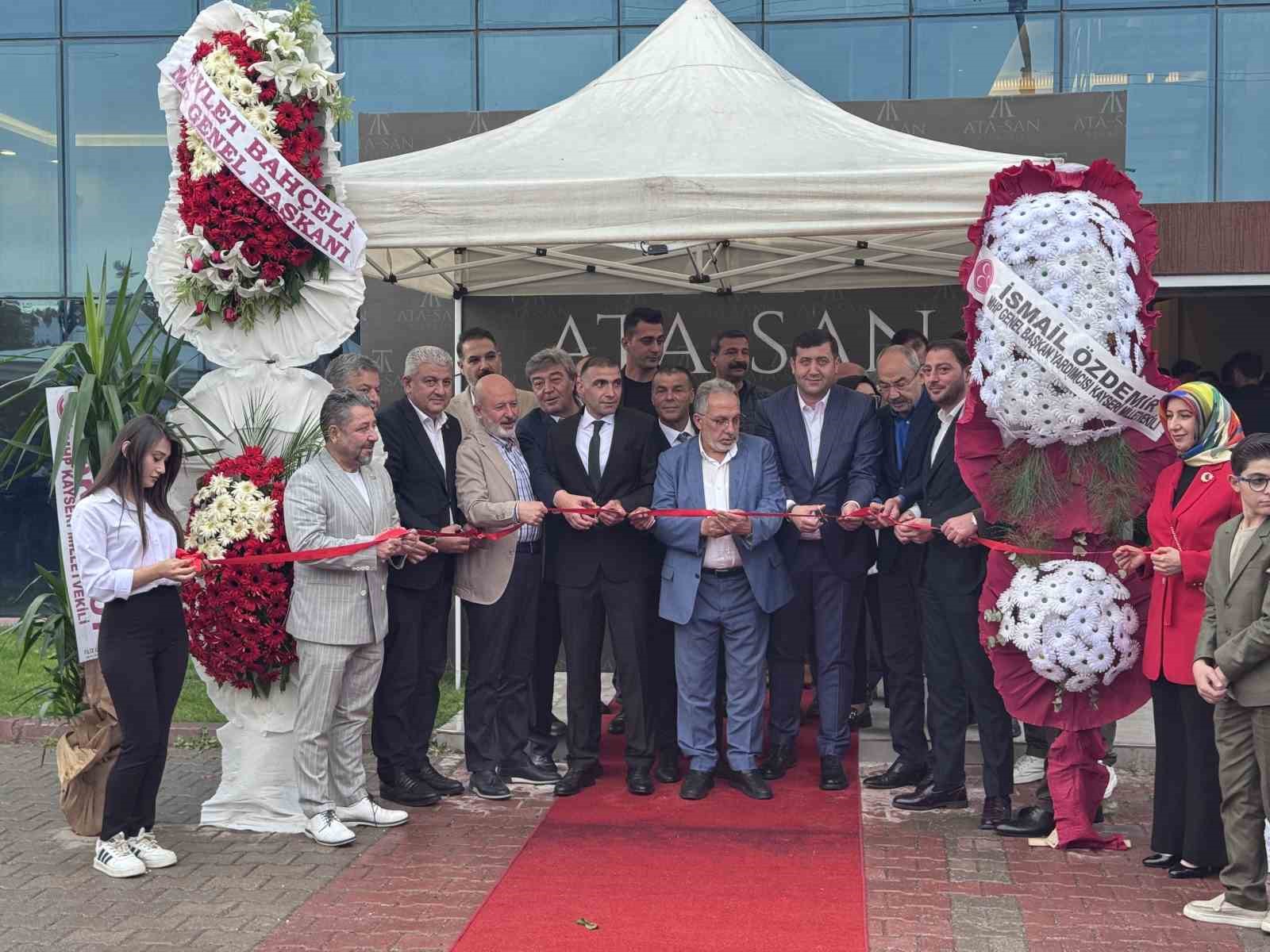 Ata-San Otomotiv yeni hizmet binası protokolün katılımıyla açıldı
