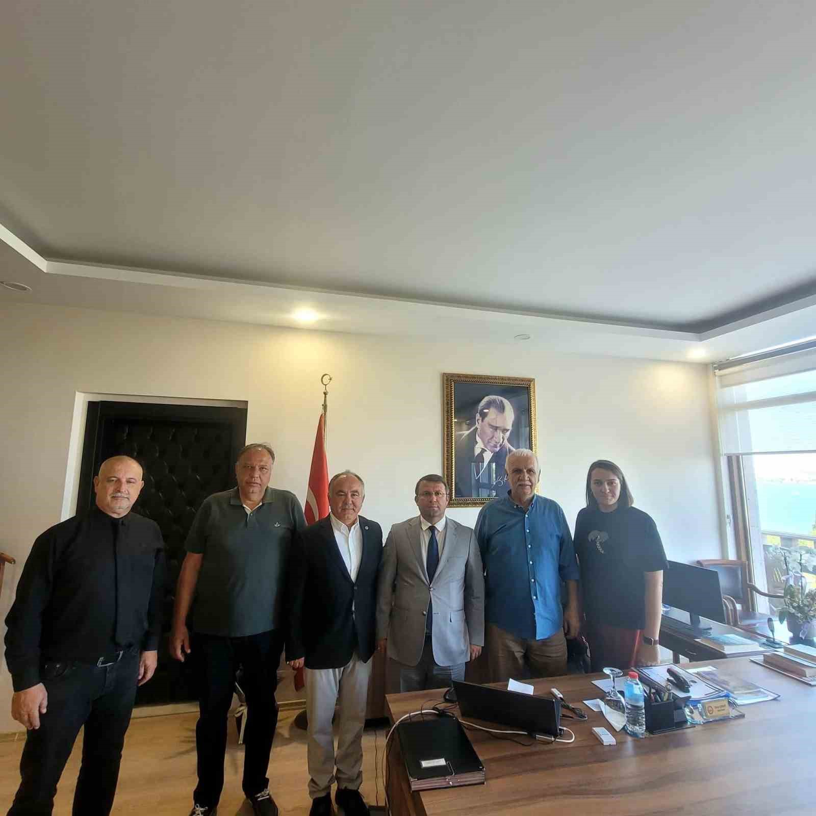 Ayvalık Ticaret Odası’ndan Kaymakam Ömer Çimşit’e hayırlı olsun ziyareti
