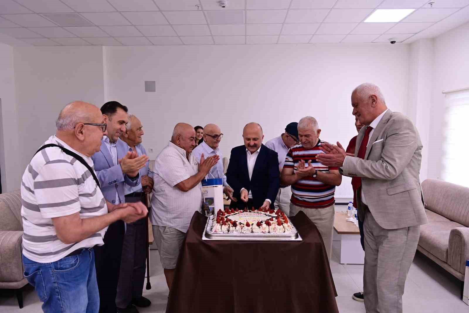 Babalar Günü’nde huzurevi sakinleri ve şehit babası unutulmadı
