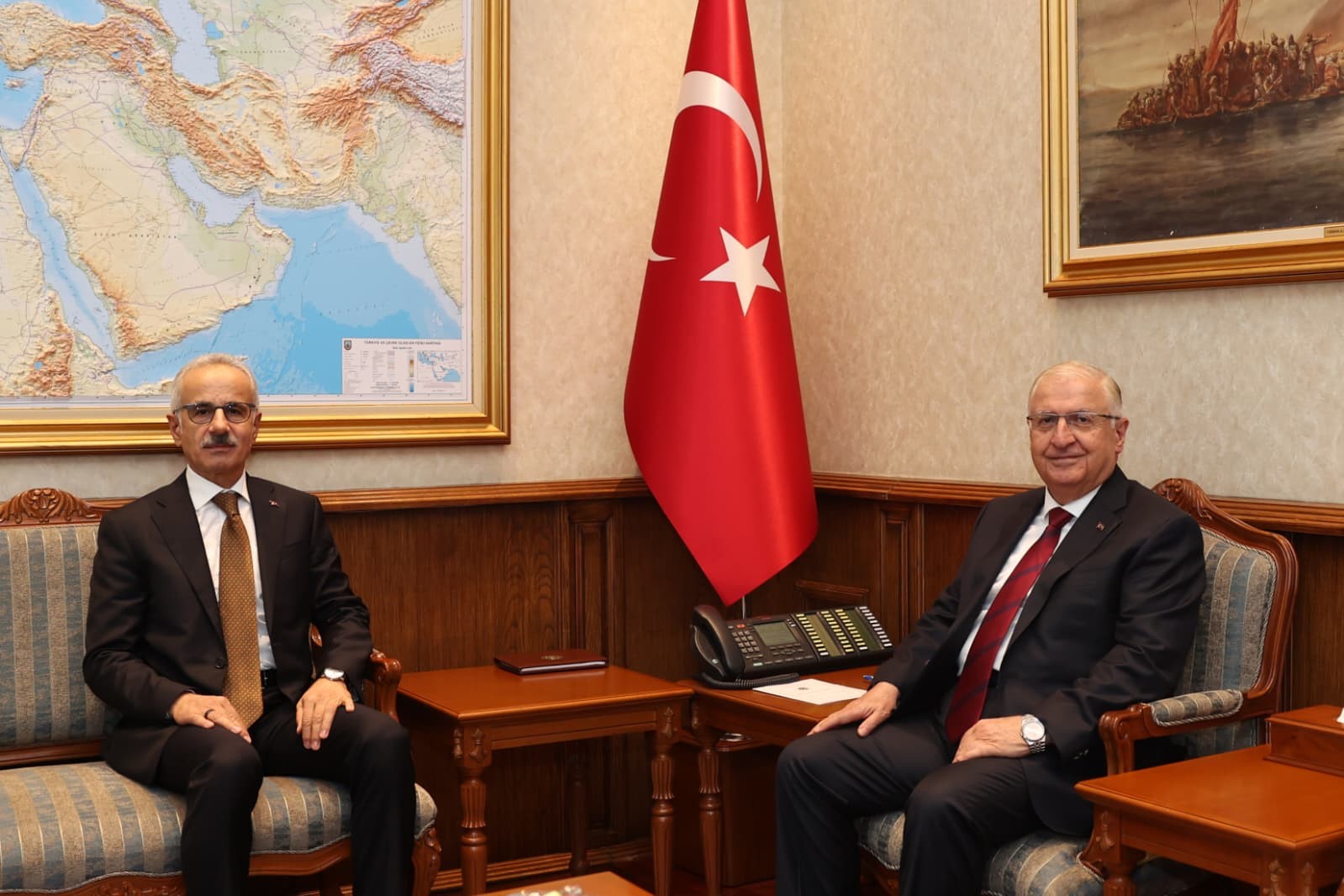 Bakan Güler, Bakan Uraloğlu ile görüştü
