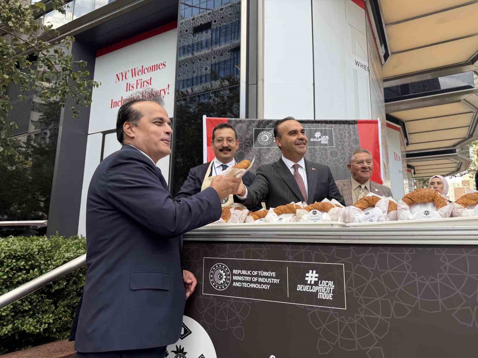 Bakan Kacır: "Her mecrada, her platformda Filistinli kardeşlerimizin hakkını, hukukunu savunmaya en güçlü şekilde Sayın Cumhurbaşkanımızın liderliğinde devam edeceğiz"
