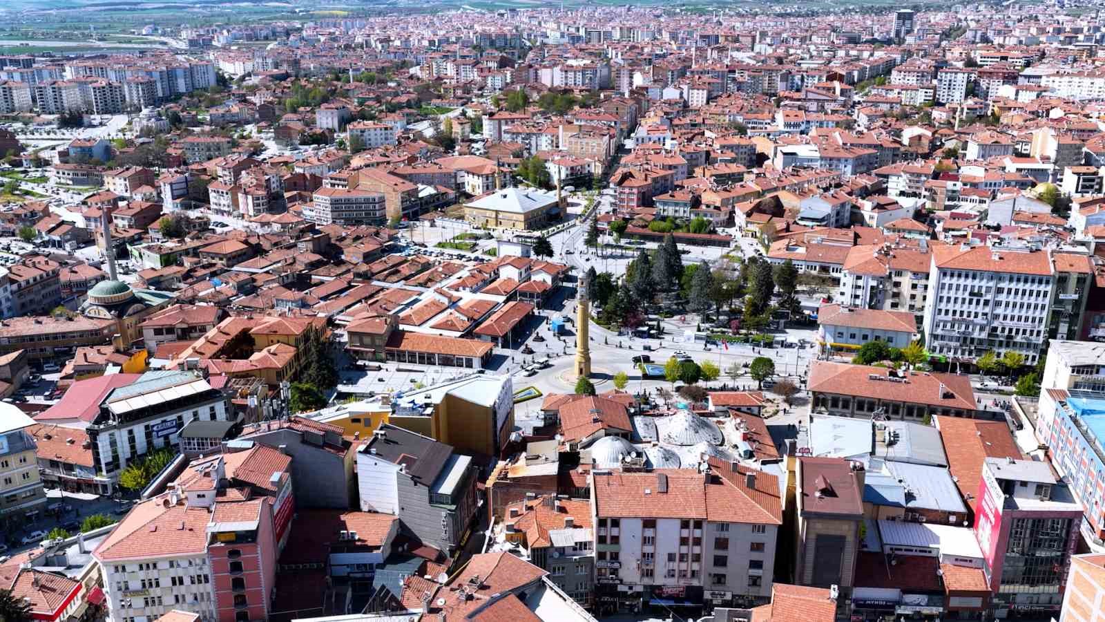 Bakan Kurum paylaştı: Çorum’un tarihi meydanı gün yüzüne çıktı
