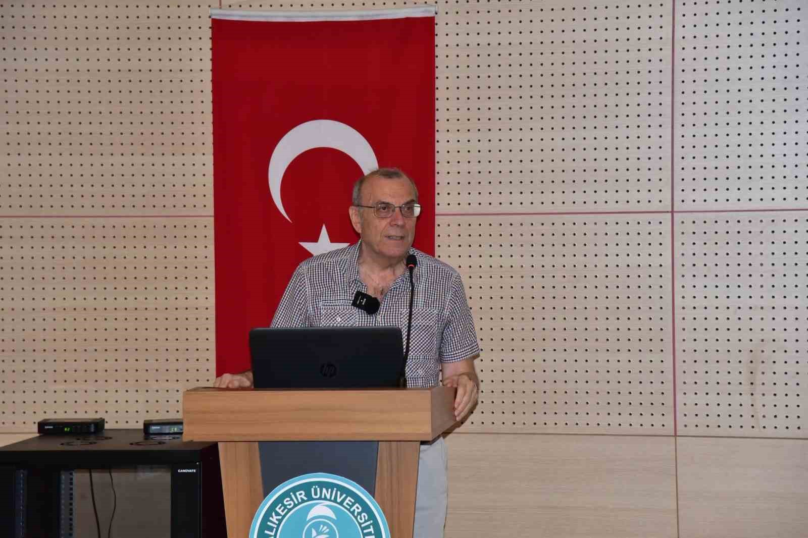 Balıkesir’de Charles Peirce’in Göstergebilimi ve Metaforları konuşuldu
