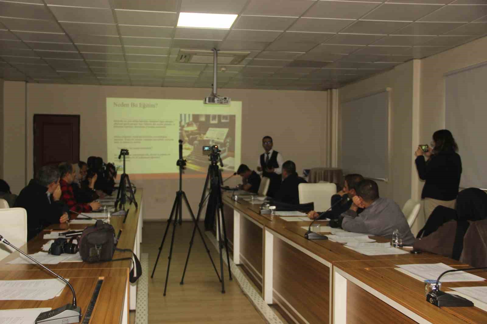 Basın mensuplarına "Bağımlılıkla Mücadele ve İntiharı Önleme" eğitimi
