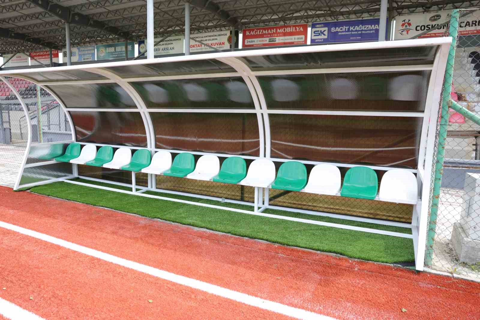Başkan Arslan:"Sporcularımızın modern bir alanda ter dökecek olması bizler için gurur verici"
