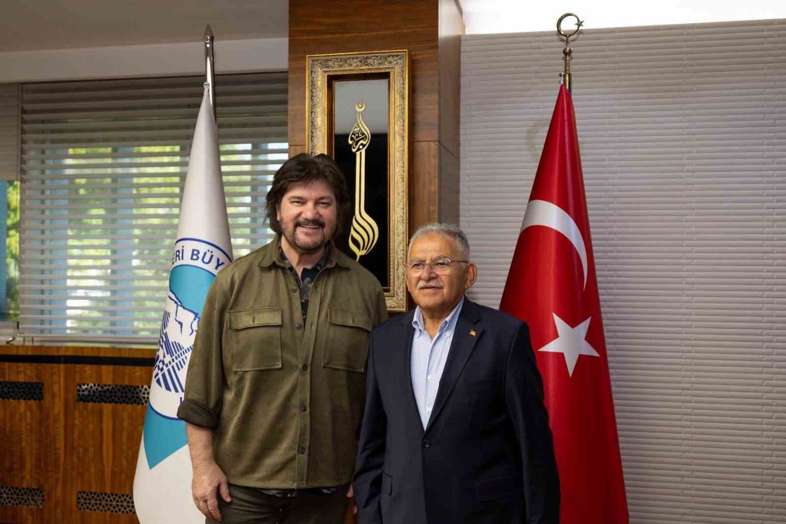 Başkan Büyükkılıç, Ahmet Şafak’ı ağırladı, konser coşkusuna ortak oldu
