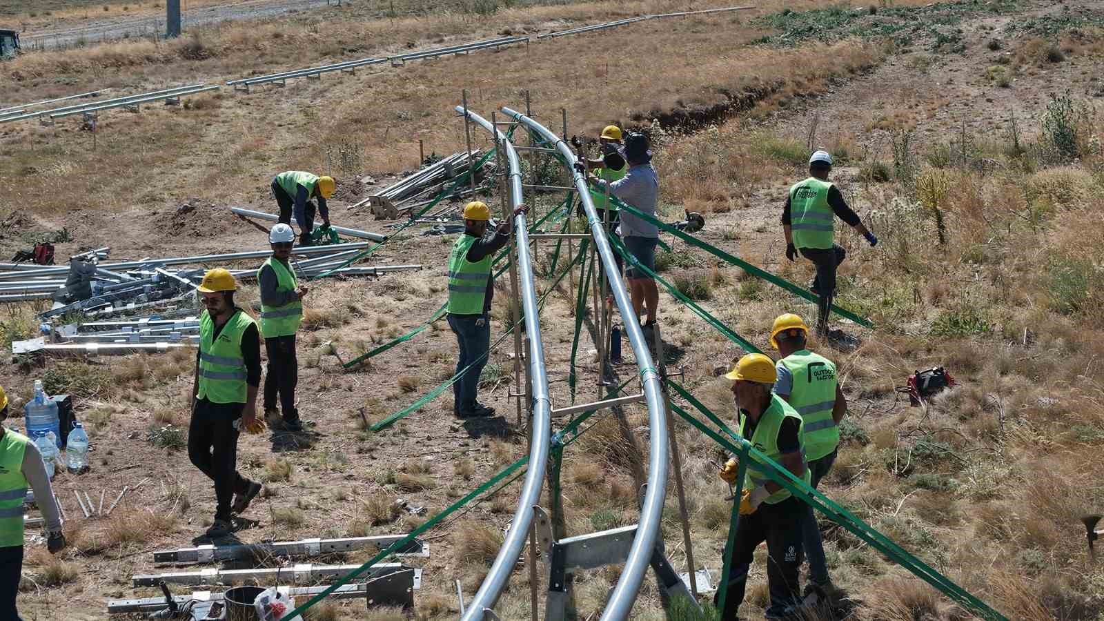 Başkan Büyükkılıç’ın Erciyes’teki yeni projesi yükseliyor: dağ kızağında raylar yerine oturuyor

