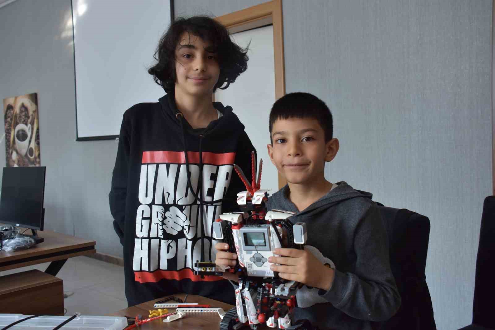 Başkan Çolakbayrakdar, "Bilim ve teknolojiyle güçlü Türkiye’yi inşa ediyoruz"
