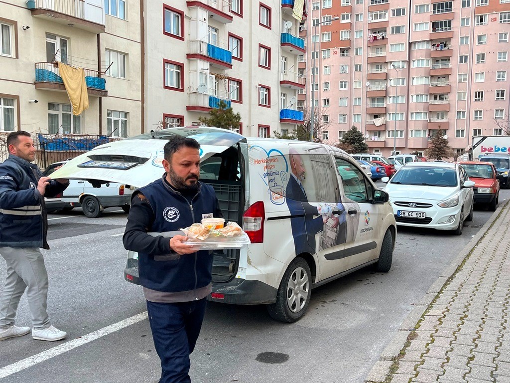 Başkan Çolakbayrakdar: "Büyüklerimizin hayır dualar, en kıymetli gücümüz"
