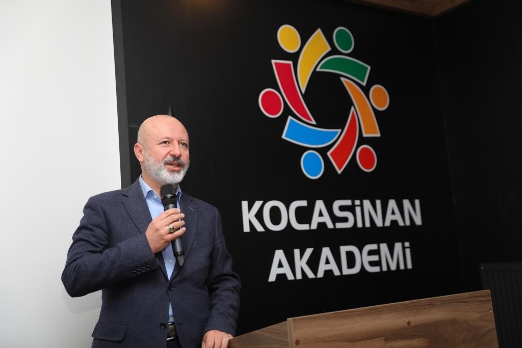 Başkan Çolakbayrakdar: "Hayatın tüm renkleri, 7’den 70’e bu çatı altında buluşuyor"
