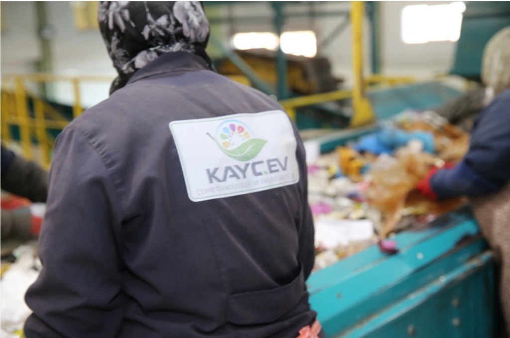 Başkan Çolakbayrakdar: "Sıfır atıkla hem çevreyi koruyor hem ekonomiye katkı sağlıyoruz"
