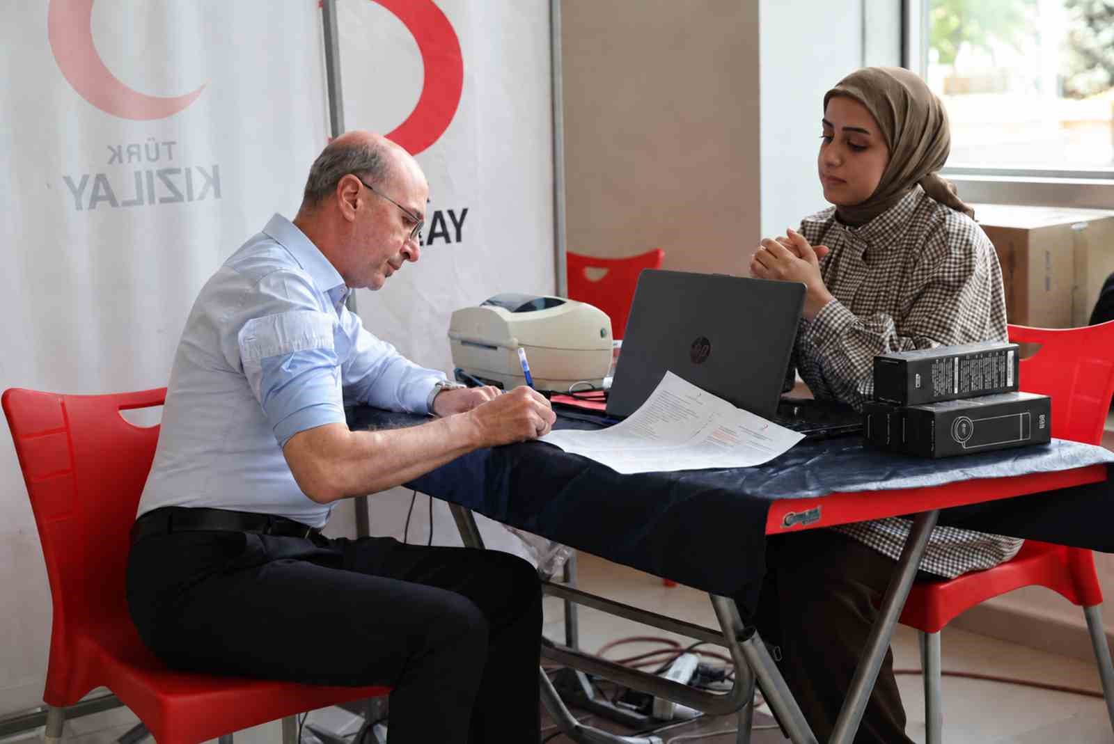 Başkan Pekyatırmacı’dan kan bağışına destek
