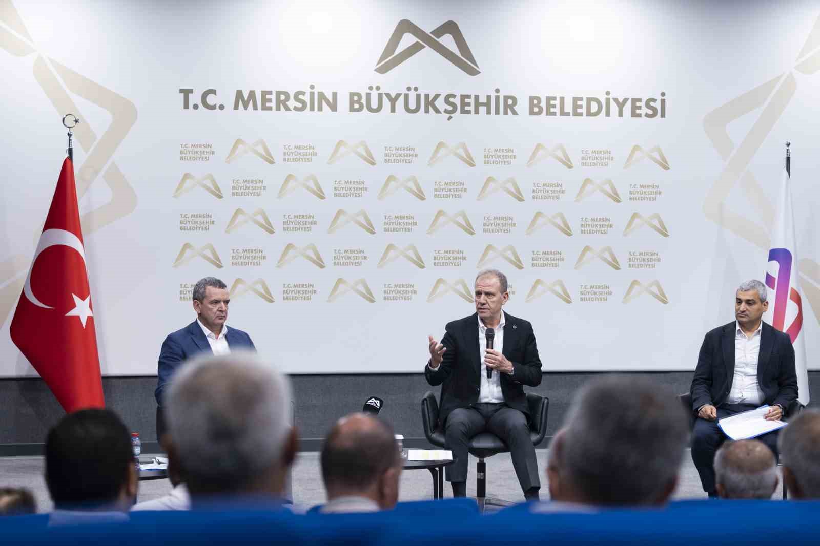 Başkan Seçer, Silifke muhtarlarıyla bir araya geldi
