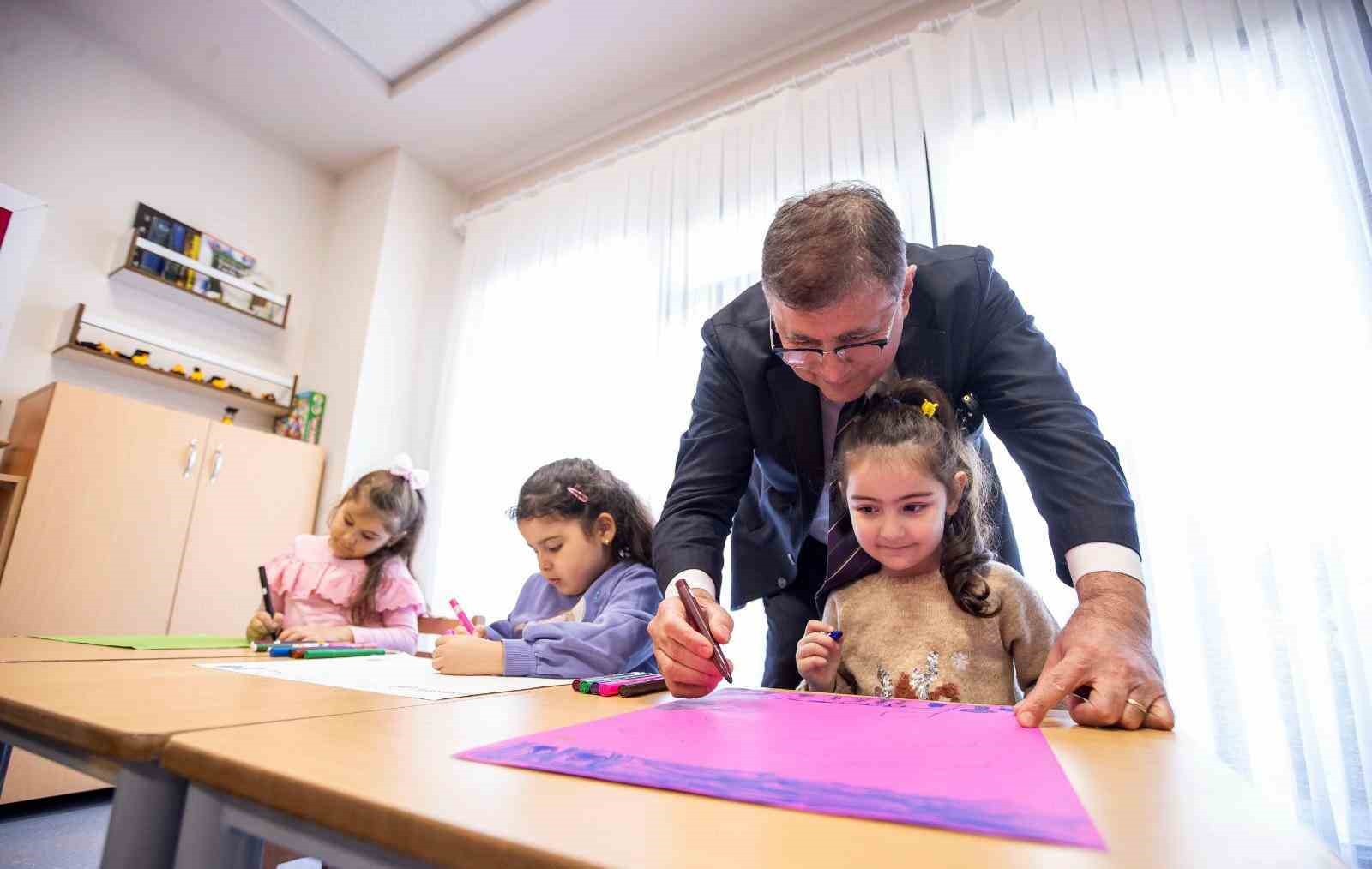 Başkan Tugay’dan müjde: Yuvamız İzmir’de aylık ücret 2 bin 500 TL’ye indirildi
