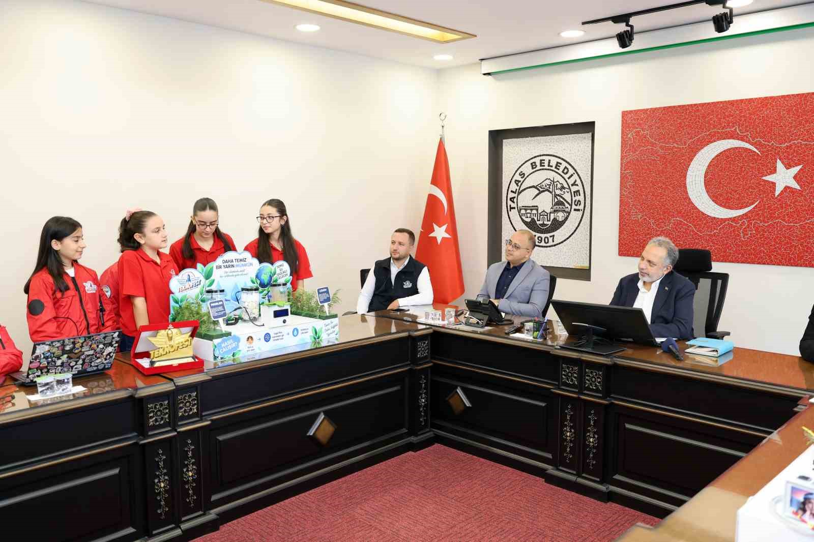 Başkan Yalçın’dan Talas’ın genç kaşiflerine 4x4’lük tebrik
