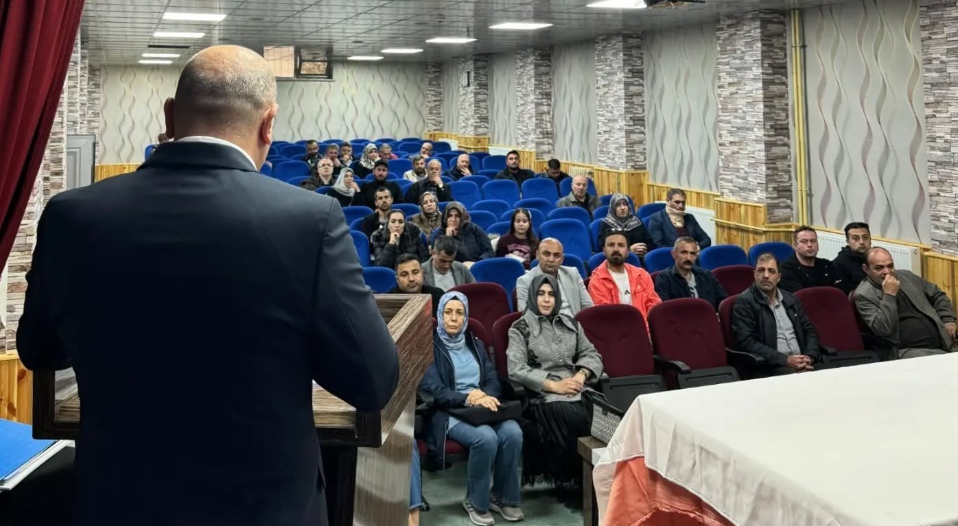 Bayburt Fen Lisesinde öğrencilerin başarıları velilerle değerlendirildi
