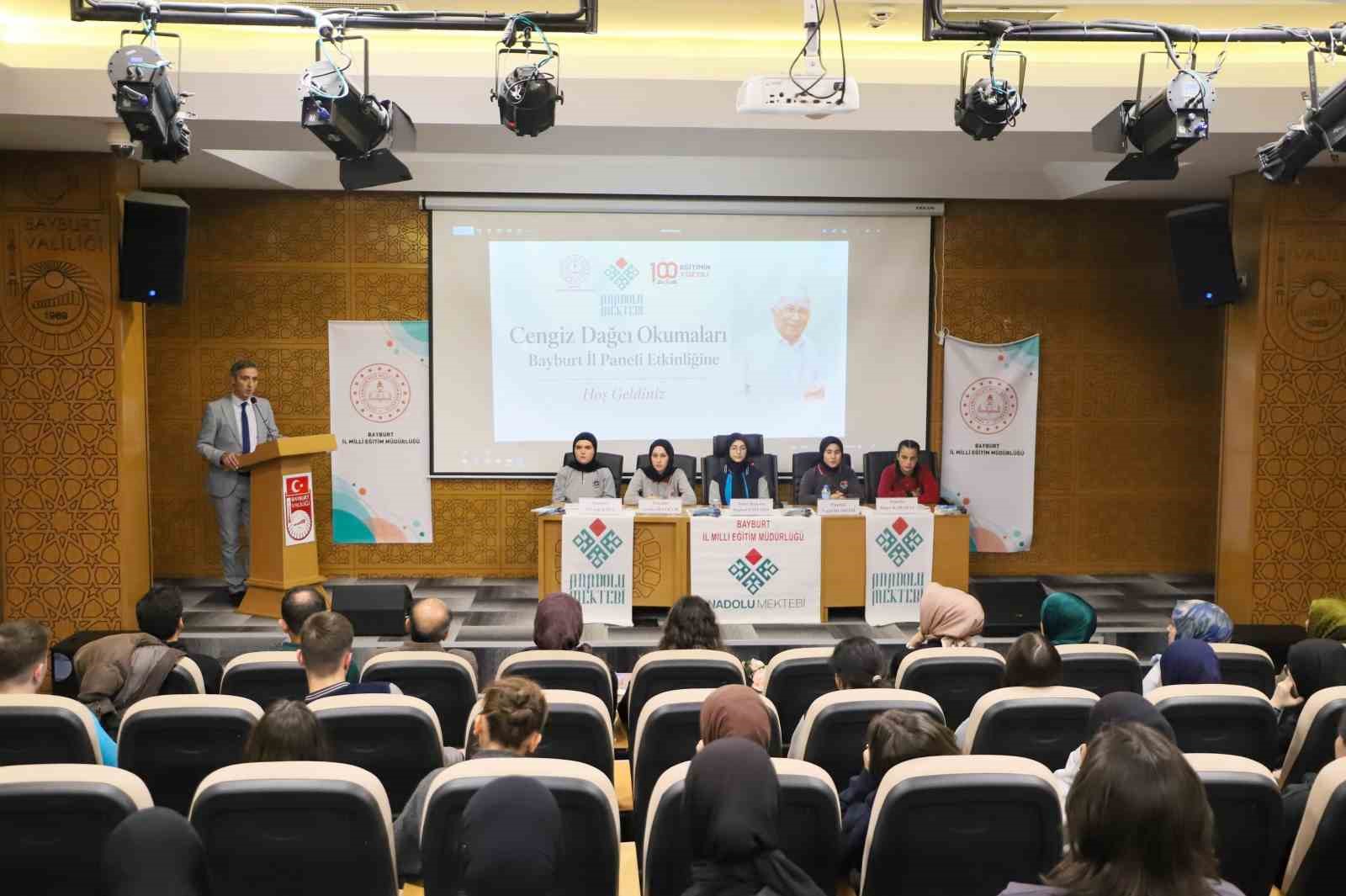 Bayburt’ta Cengiz Dağcı il paneli düzenlendi

